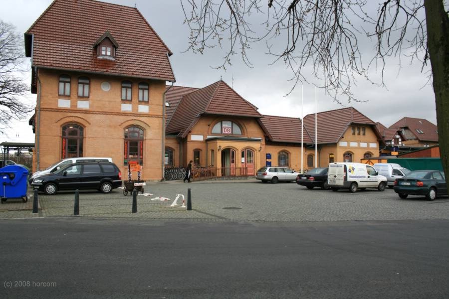 Warnem?nde Bahnhofsvorplatz